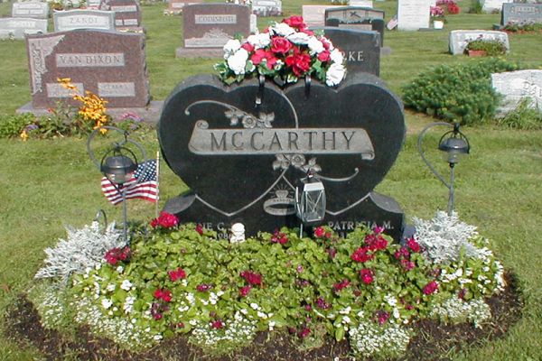 mccarthy-double-heart-in-cemeteryB7B4C7B2-965C-2B08-75C0-813C7CD4FF18.jpg