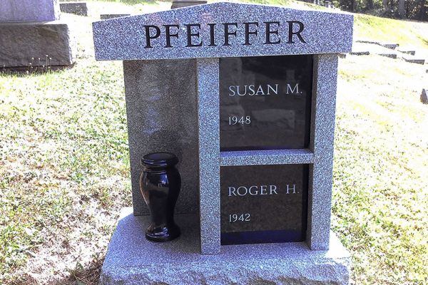 pfeiffer-roger-susan-cremation-mon-completed-in-cemetery3824E0CD-2F49-F642-48DD-F1DEBA2468B6.jpg