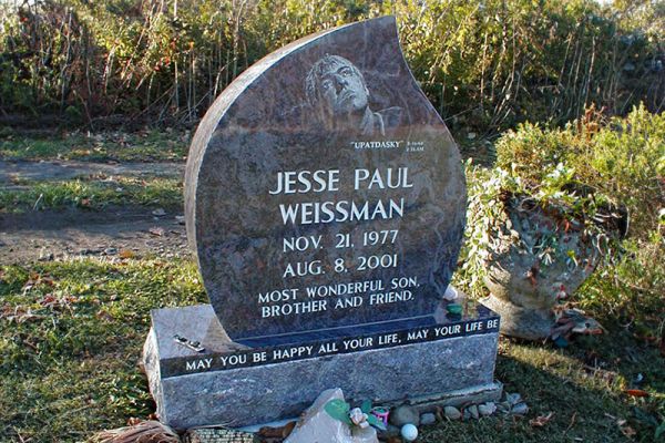 weissmanfrontcemeteryjpg77FC868A-4699-3C6B-AF71-D2F14C74AA39.jpg