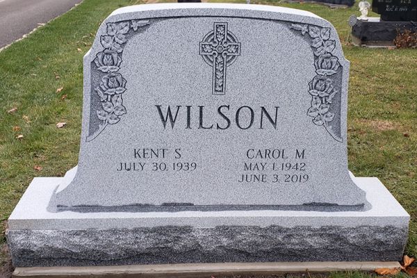 wilson-kent-carol-front-side-completed-in-cemetery3731668B-12C3-75B7-11E7-44A554226A1F.jpg